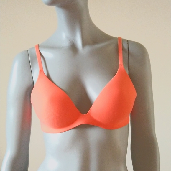 🌟 $30/ 3 Items. Like New Seamless Bra